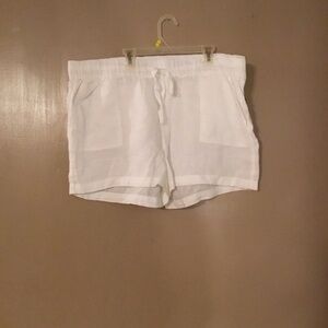 New Carlson white linen shorts  size x large